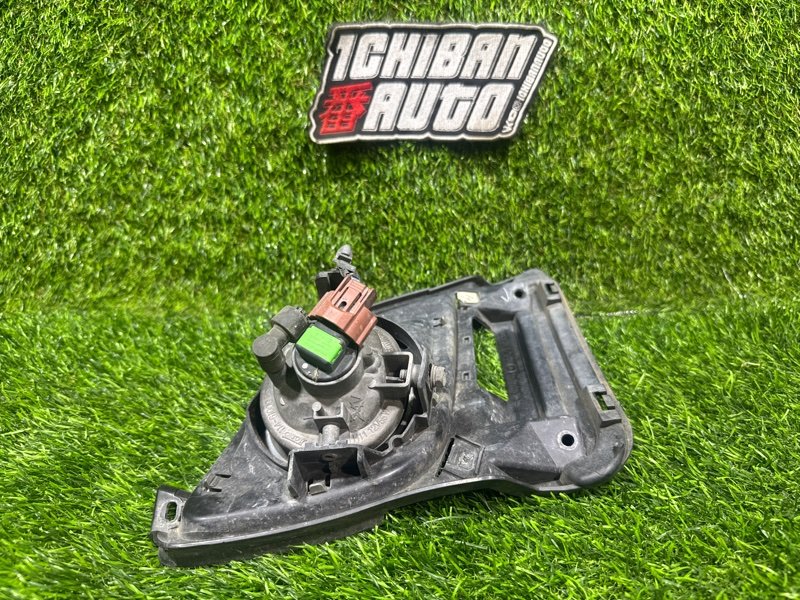 Туманка передняя левая MPV LY3P