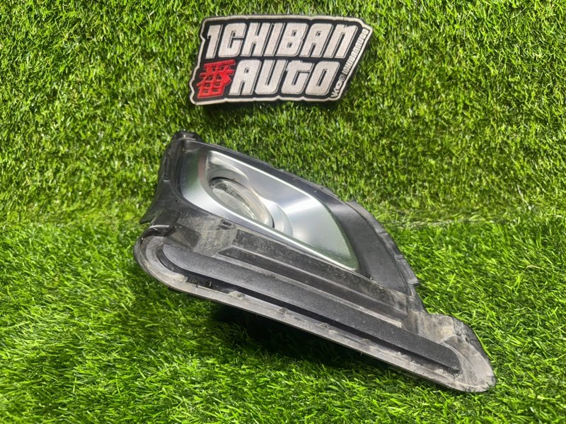 Туманка передняя правая MPV LY3P