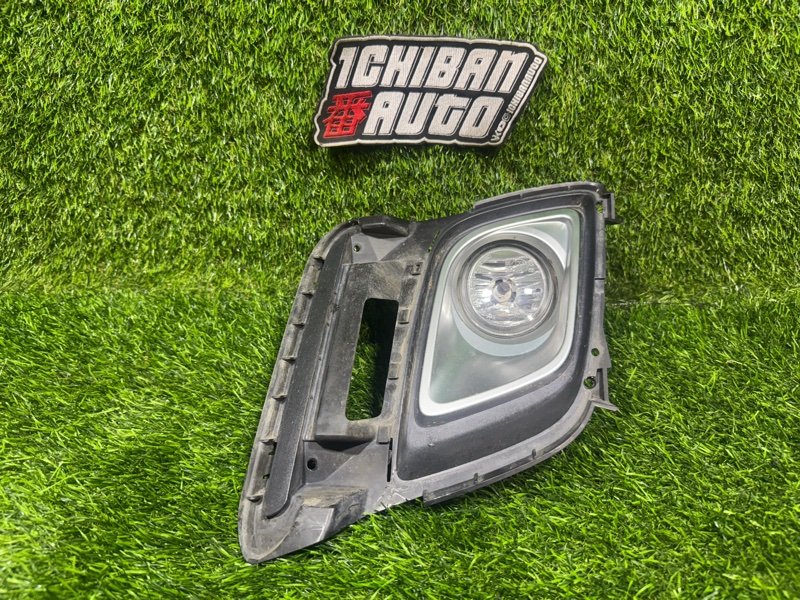 Туманка передняя правая MPV LY3P