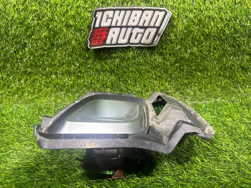 Туманка передняя правая MPV LY3P