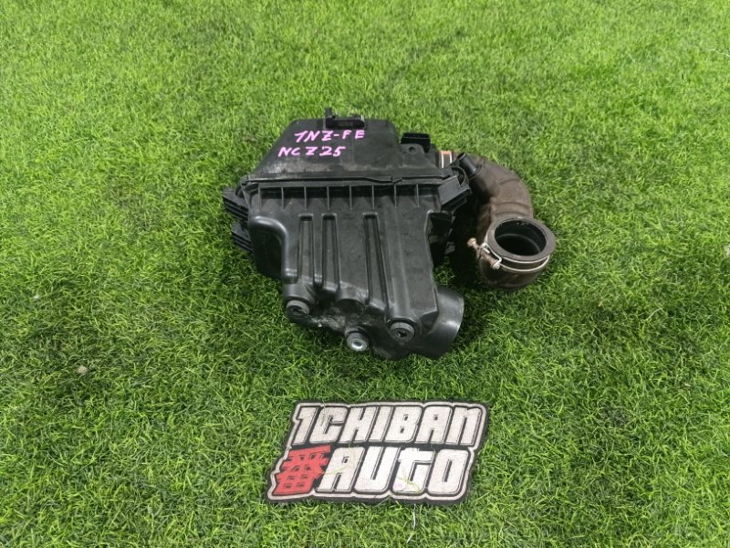 Корпус воздушного фильтра TOYOTA RAUM NCZ25 1NZ-FE 17700-21050 контрактная