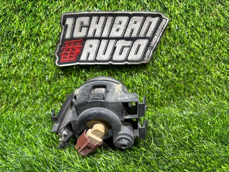 Туманка передняя правая LEGACY BR9