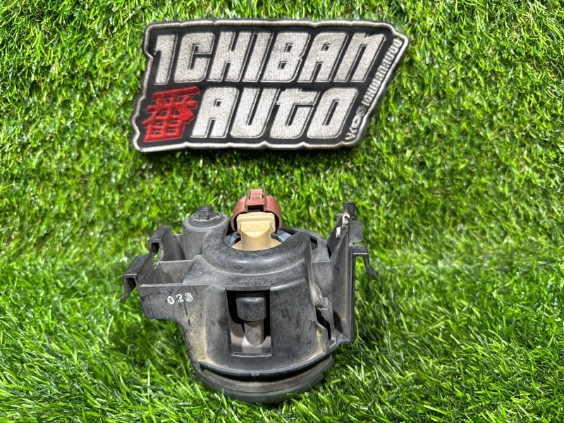 Туманка передняя правая LEGACY BR9