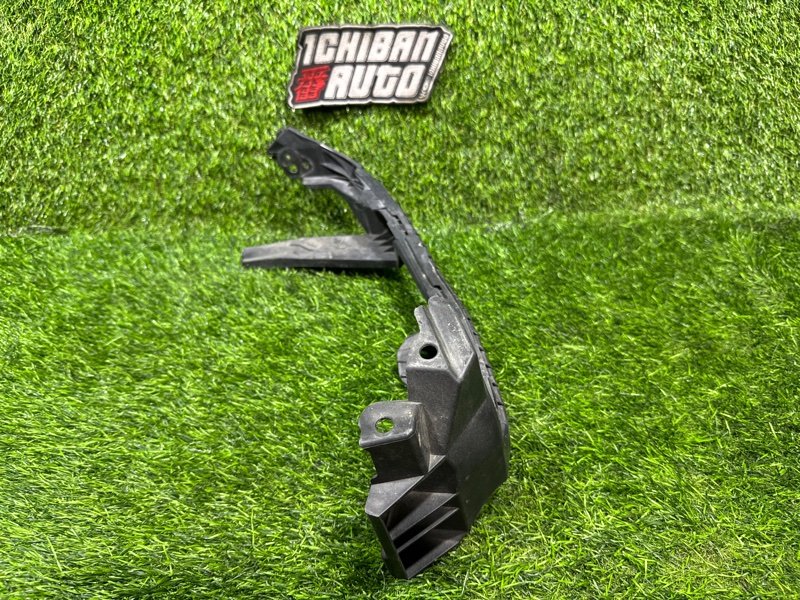 Крепление бампера переднее левое IMPREZA GP7