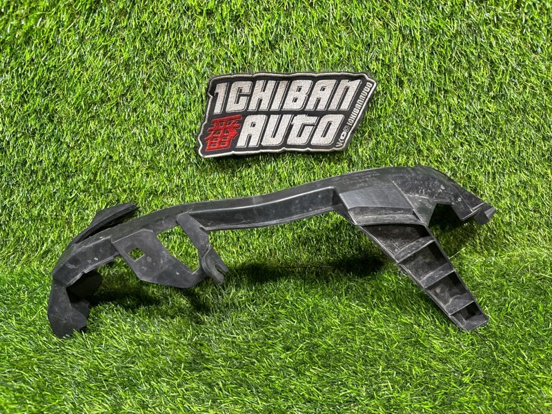 Крепление бампера переднее левое IMPREZA GP7