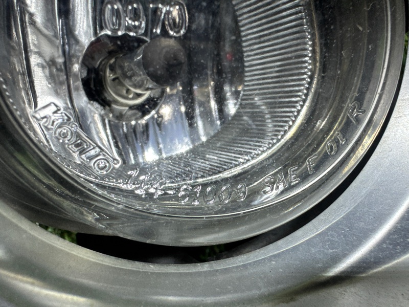 Туманка передняя правая MAZDA MPV LY3P