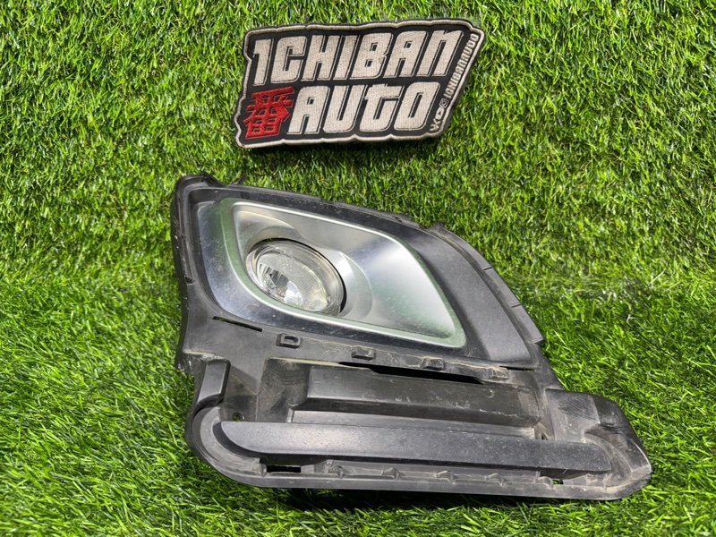 Туманка передняя правая MPV LY3P