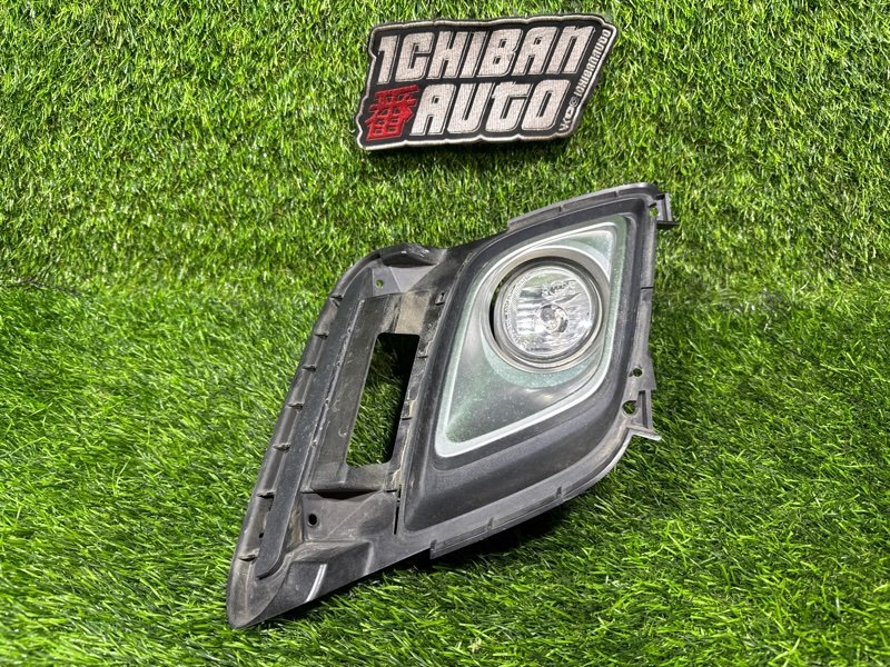 Туманка передняя правая MPV LY3P