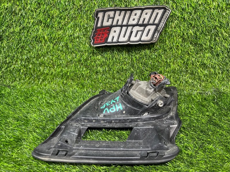 Туманка передняя правая MPV LY3P