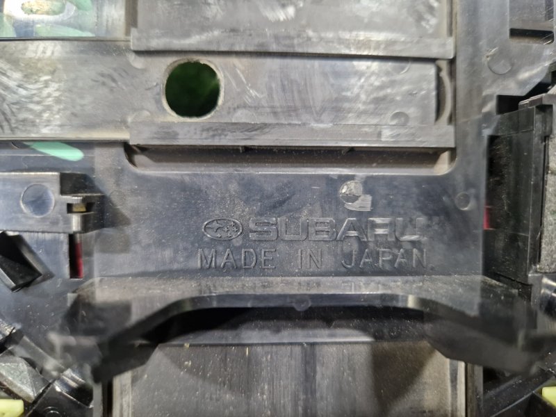 Консоль кпп LEGACY BP5 Консоль кпп LEGACY BP5