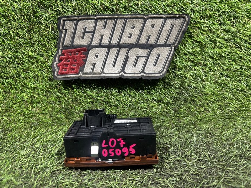 Блок управления светом WINSTORM MaXX 2010 C105 Z20S Блок управления светом WINSTORM MaXX 2010 C105 Z20S