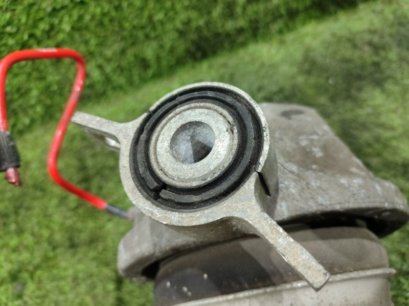 Стойка задняя правая CAYENNE 955