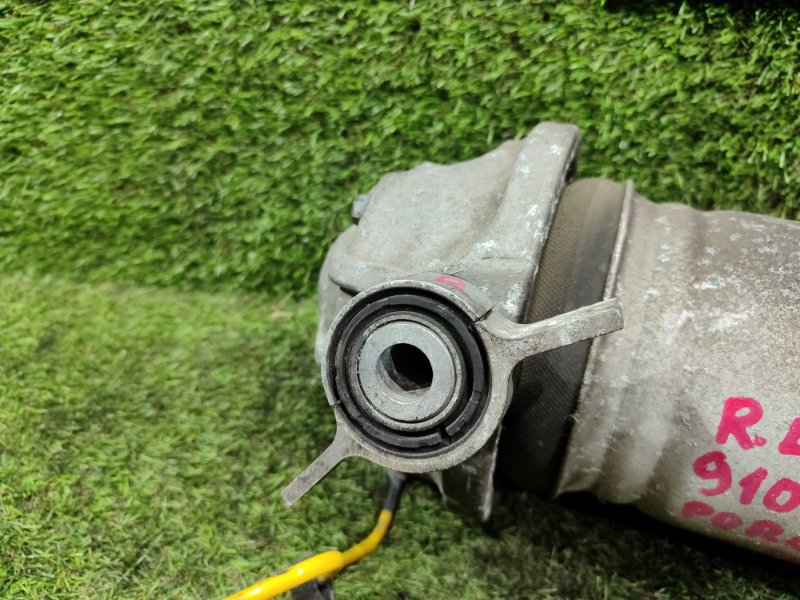 Стойка задняя левая PORSCHE CAYENNE 955