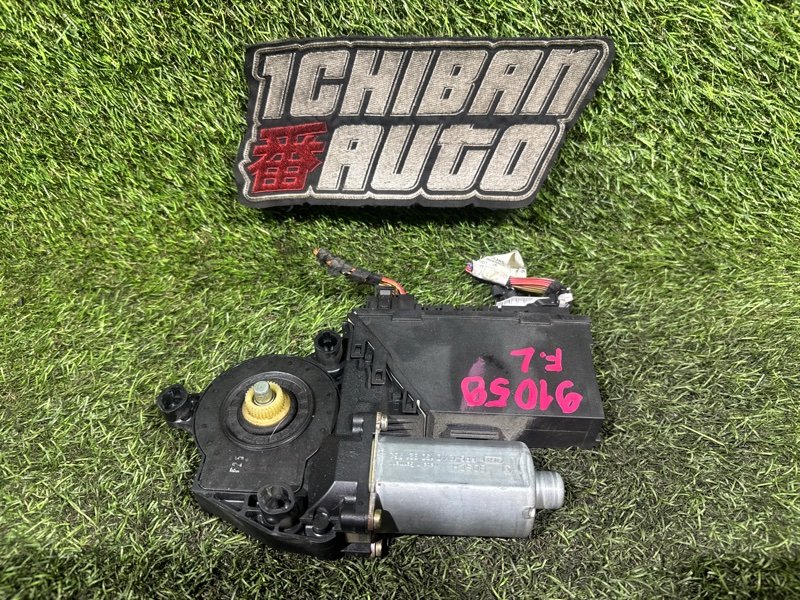 Мотор стеклоподъемника передний левый PORSCHE CAYENNE 955 Мотор стеклоподъемника передний левый PORSCHE CAYENNE 955