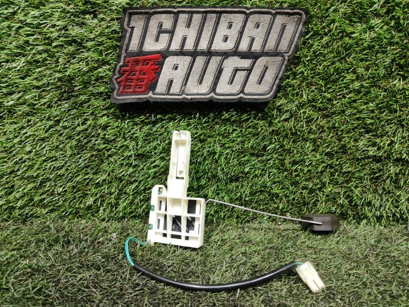 Датчик уровня топлива левый PORSCHE CAYENNE 955