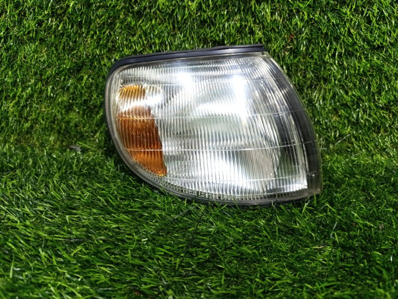 Габарит передний правый DEBONAIR S22A Габарит передний правый DEBONAIR S22A