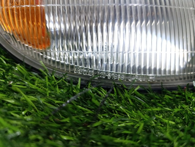 Габарит передний правый MITSUBISHI DEBONAIR S22A Габарит передний правый MITSUBISHI DEBONAIR S22A