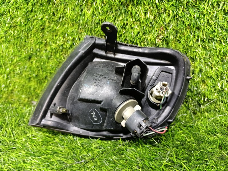 Габарит передний правый DEBONAIR S22A Габарит передний правый DEBONAIR S22A