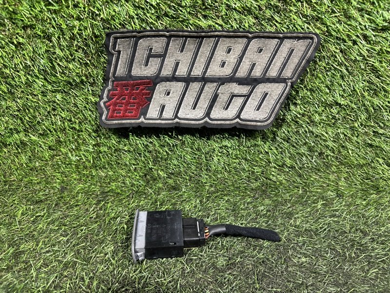 Кнопка открывания багажника KIA SORENTO BL D4CB