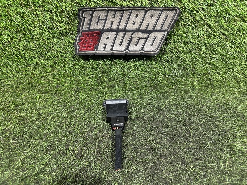 Кнопка открывания багажника SORENTO 2004 BL D4CB