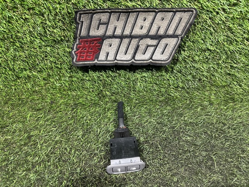 Кнопка открывания багажника SORENTO 2004 BL D4CB