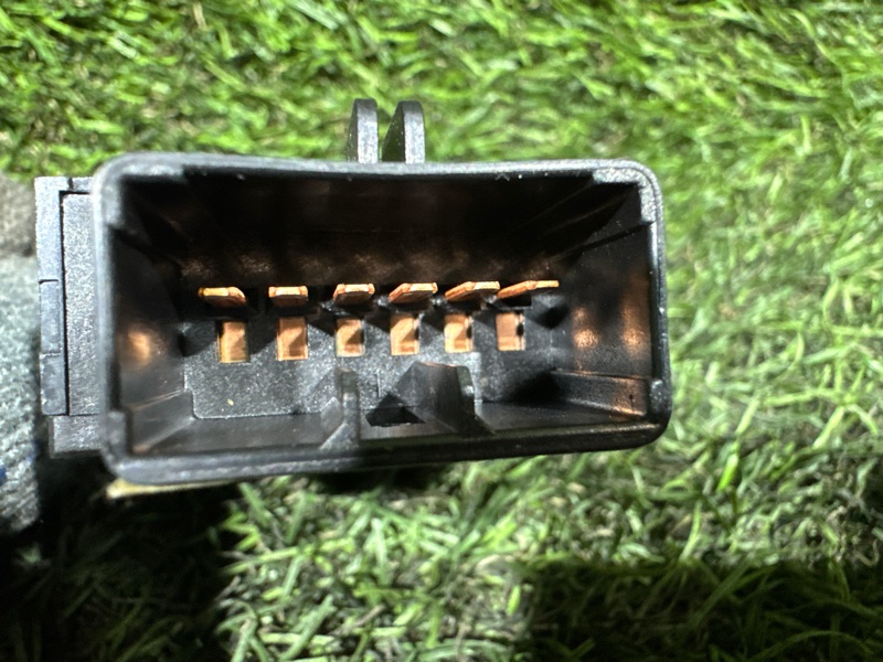 Кнопка открывания багажника SORENTO 2004 BL D4CB