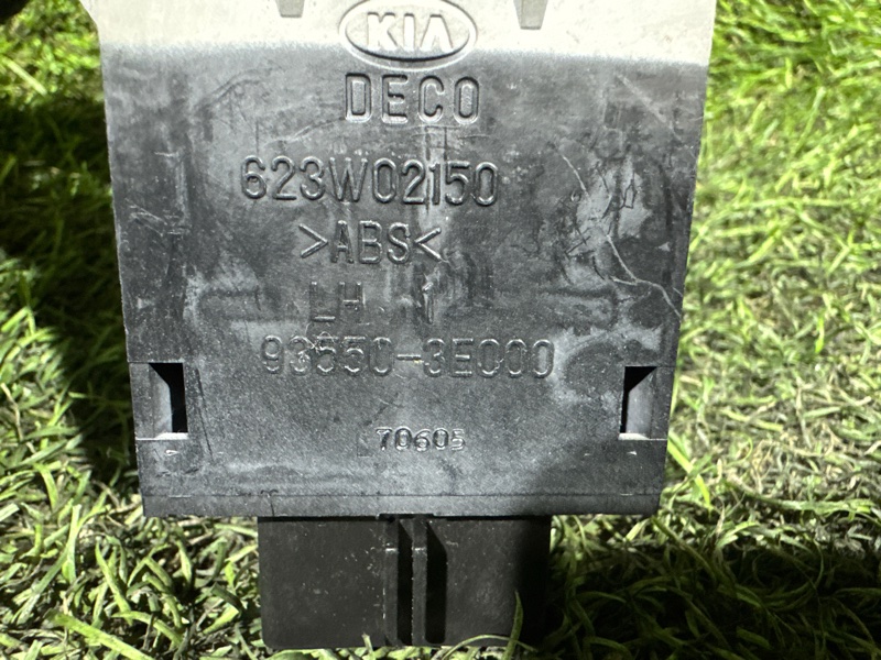 Кнопка открывания багажника SORENTO 2004 BL D4CB