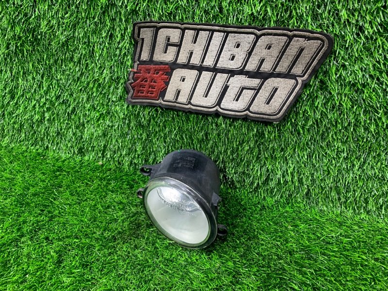 Туманка передняя правая TOYOTA BB QNC21