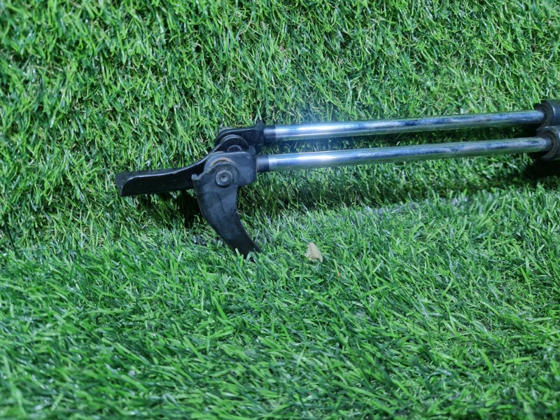 Амортизатор задней двери задний MAZDA PREMACY CP8W Амортизатор задней двери задний MAZDA PREMACY CP8W