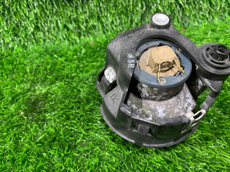 Туманка передняя правая LEGACY B4 BL5