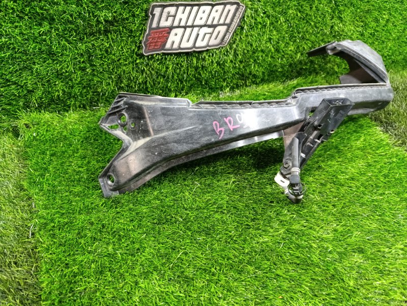 Крепление бампера переднее правое LEGACY BR9