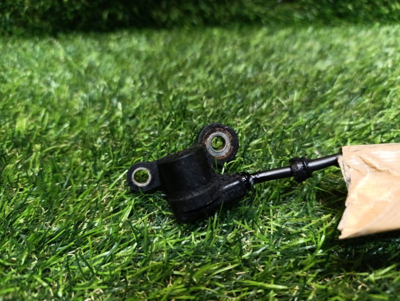 Датчик положения коленвала MAZDA PREMACY CP8W FP Датчик положения коленвала MAZDA PREMACY CP8W FP