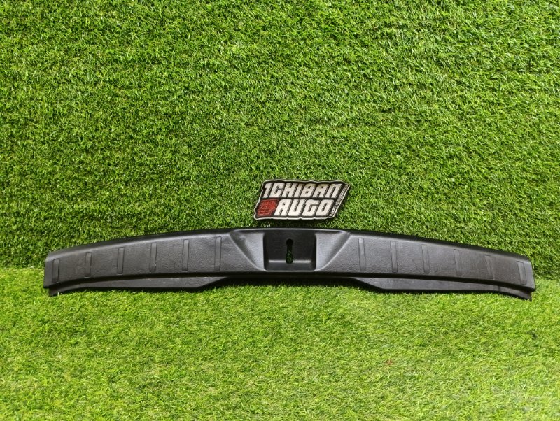 Накладка замка багажника задняя SUBARU FORESTER SJ5 94026SG000 контрактная