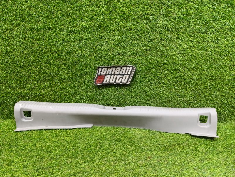 Накладка замка багажника задняя MAZDA PREMACY CP8W C1006889X контрактная