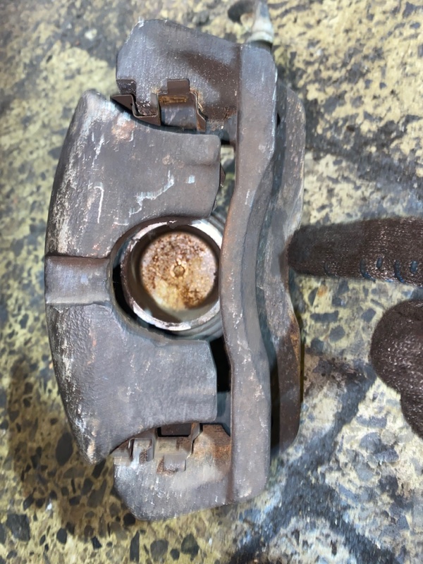 Суппорт тормозной передний левый Freelander 2.5 v6 25K4F Суппорт тормозной передний левый Freelander 2.5 v6 25K4F