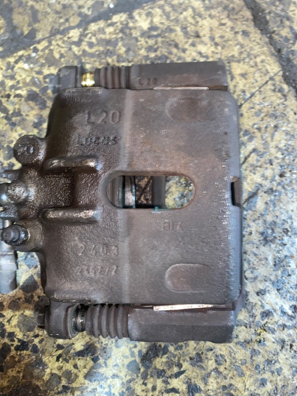 Запчасть суппорт тормозной передний правый Land Rover Freelander 2003 25K4F 2.5 SEG100260 контрактная Суппорт тормозной передний правый Land Rover Freelander 2003 25K4F 2.5 SEG100260 контрактная