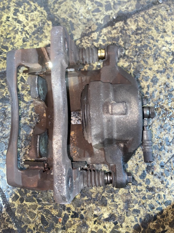 Суппорт тормозной передний правый Land Rover Freelander 25K4F 2.5 Суппорт тормозной передний правый Land Rover Freelander 25K4F 2.5