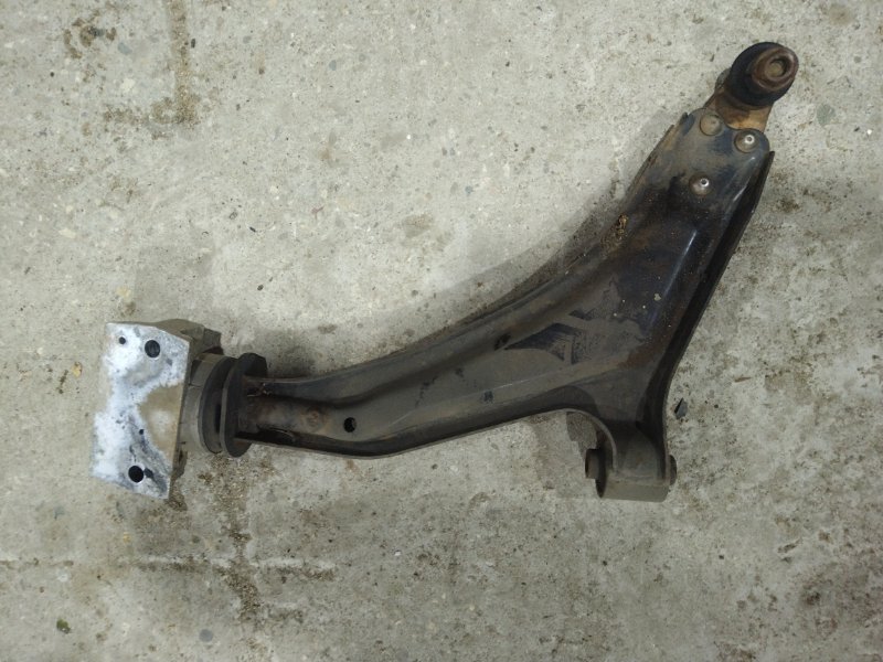 Рычаг подвески нижний передний левый Land Rover Freelander 25K4F 2.5 RBJ102930 контрактная