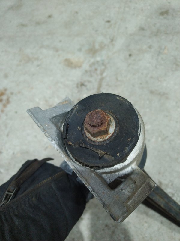 Рычаг подвески нижний передний левый Land Rover Freelander 25K4F 2.5