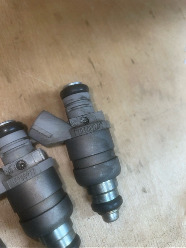 Форсунка топливная Mitsubishi Colt Z34A 4A90