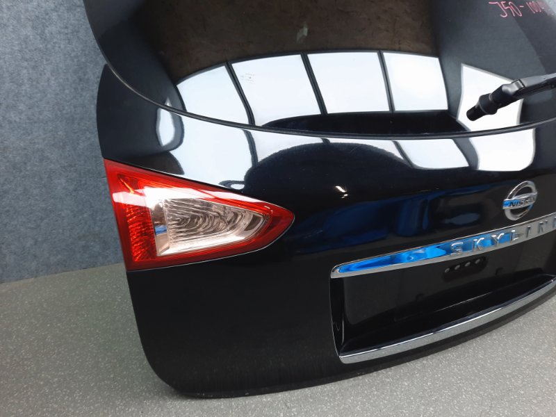 Дверь багажника задняя Skyline Crossover 2011 J50 VQ37VHR