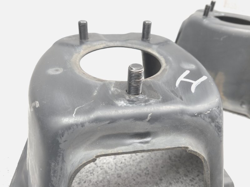 Крепление запасного колеса заднее Grand Escudo 2005 TX92W H27A