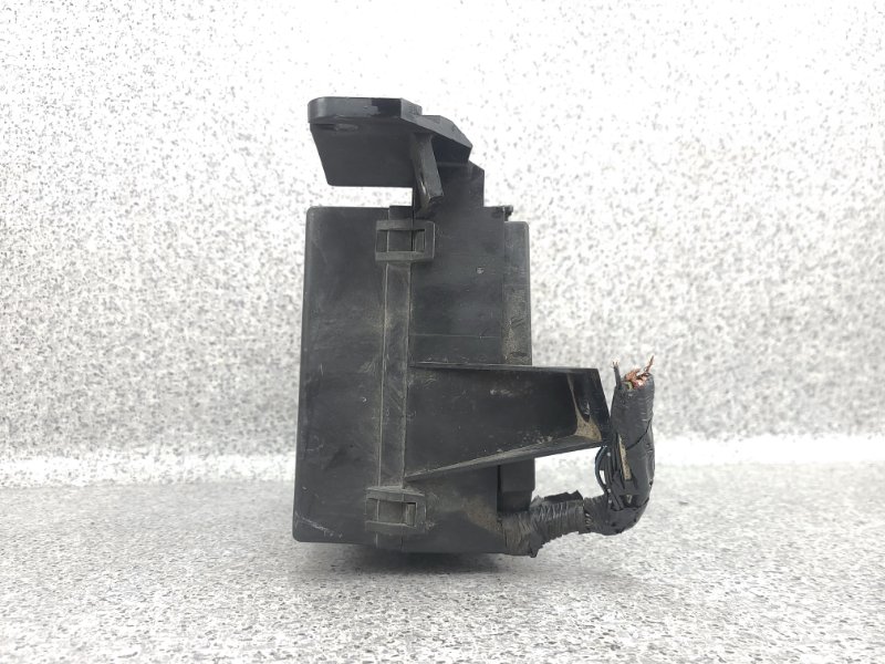Блок предохранителей Bighorn 1995 UBS69GW 4JG2