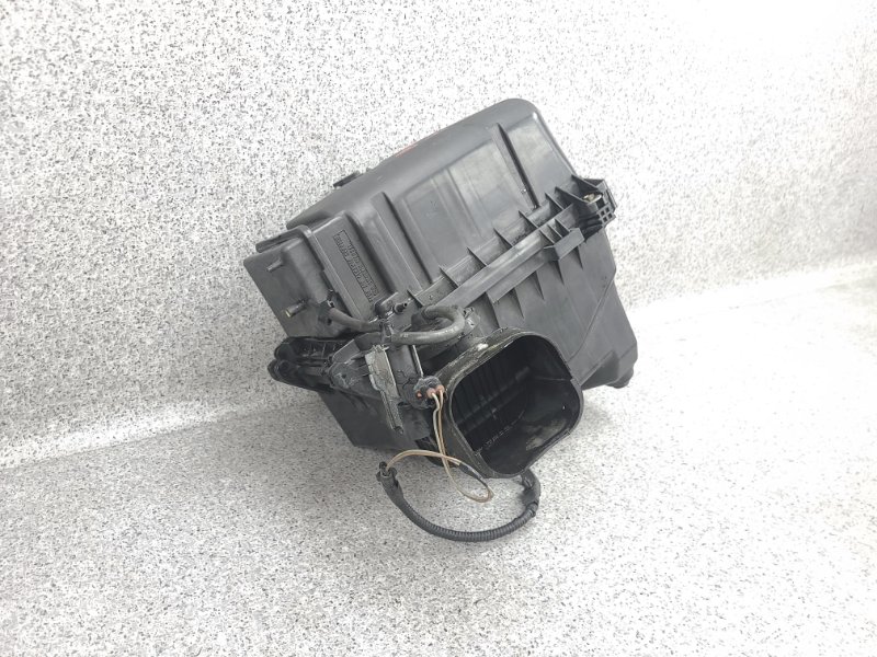 Корпус воздушного фильтра Harrier 2008 GSU36 2GRFE