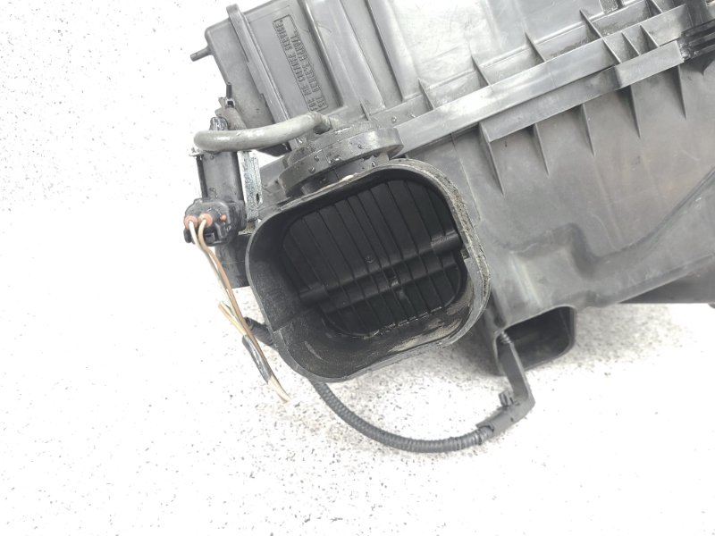 Корпус воздушного фильтра Harrier 2008 GSU36 2GRFE