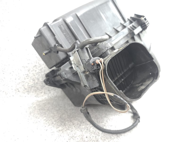 Корпус воздушного фильтра Harrier 2008 GSU36 2GRFE