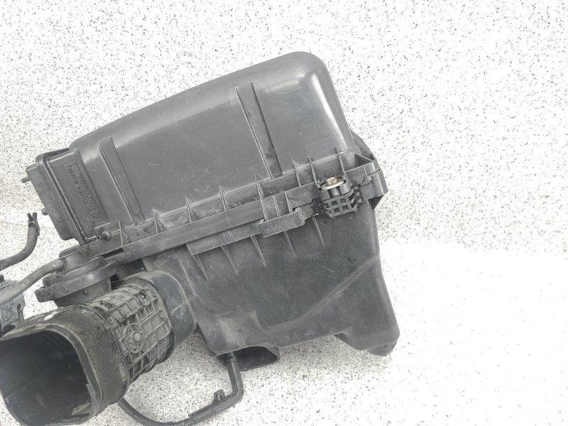 Корпус воздушного фильтра Harrier 2008 GSU36 2GRFE