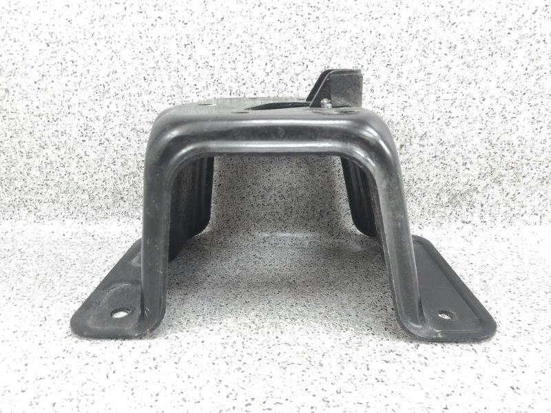 Крепление запасного колеса заднее Nissan Safari 2000 WTY61 ZD30DDTi 57214VB900 контрактная