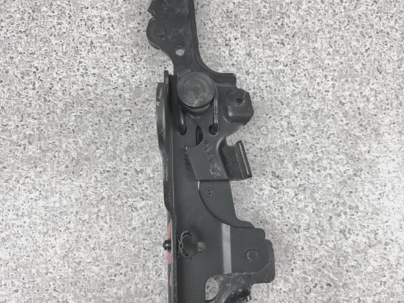 Петли капота X1 2016 F48