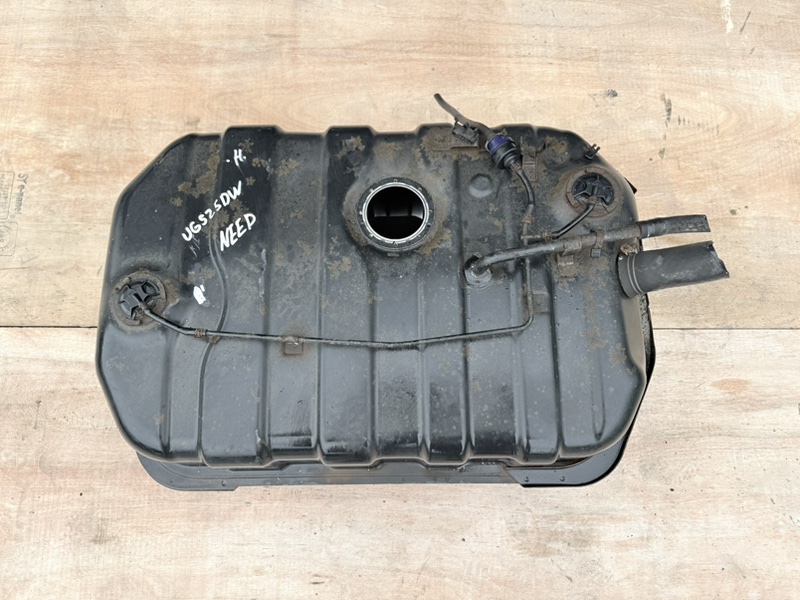 Бак топливный Vehicross 1997 UGS25DW 6VD1